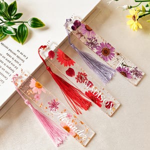 Personalized Pressed Flower Bookmark, Daisy Resin Bookmark, Custom Bookmark, Floral Bookmark for Women, Gift for Teachers, Thanksgiving Gift