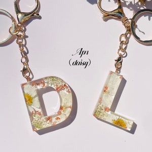 Custom Real Flower Keychain, Floral Birth Month Resin Keychains, Letter Keyring, Pressed Flowers Key Chain, Gift For Her, Birthday Gift