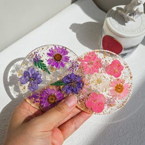 Real Pressed Flower Coaster Set, Handmade Resin Floral Coasters with Gold Flakes, Botanical Gift for Her, Nature Inspired Drink Decor