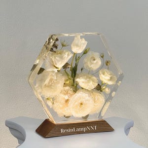 Handmade Resin Art with Real Flowers – Thoughtful Gift for Mother, Wife, or Partner
