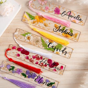 Personalized Pressed Flower Bookmark, Daisy Resin Bookmark, Custom Bookmark with Name, Floral Bookmarks for Women, Reader Gift, Gift for Her