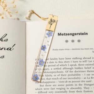 Custom Floral Resin Bookmark, Birth Month Flower Bookmark, Custom Resin Pressed Flower Gift , Initial Pendant, Gift for Book Lovers