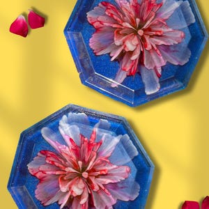 Pink and Blue Resin Bloom Coasters Set, 4 pc Elegant Floral Home Decor, Handmade Epoxy Flower Coasters for Desktop, Sapphire Blue and Pink